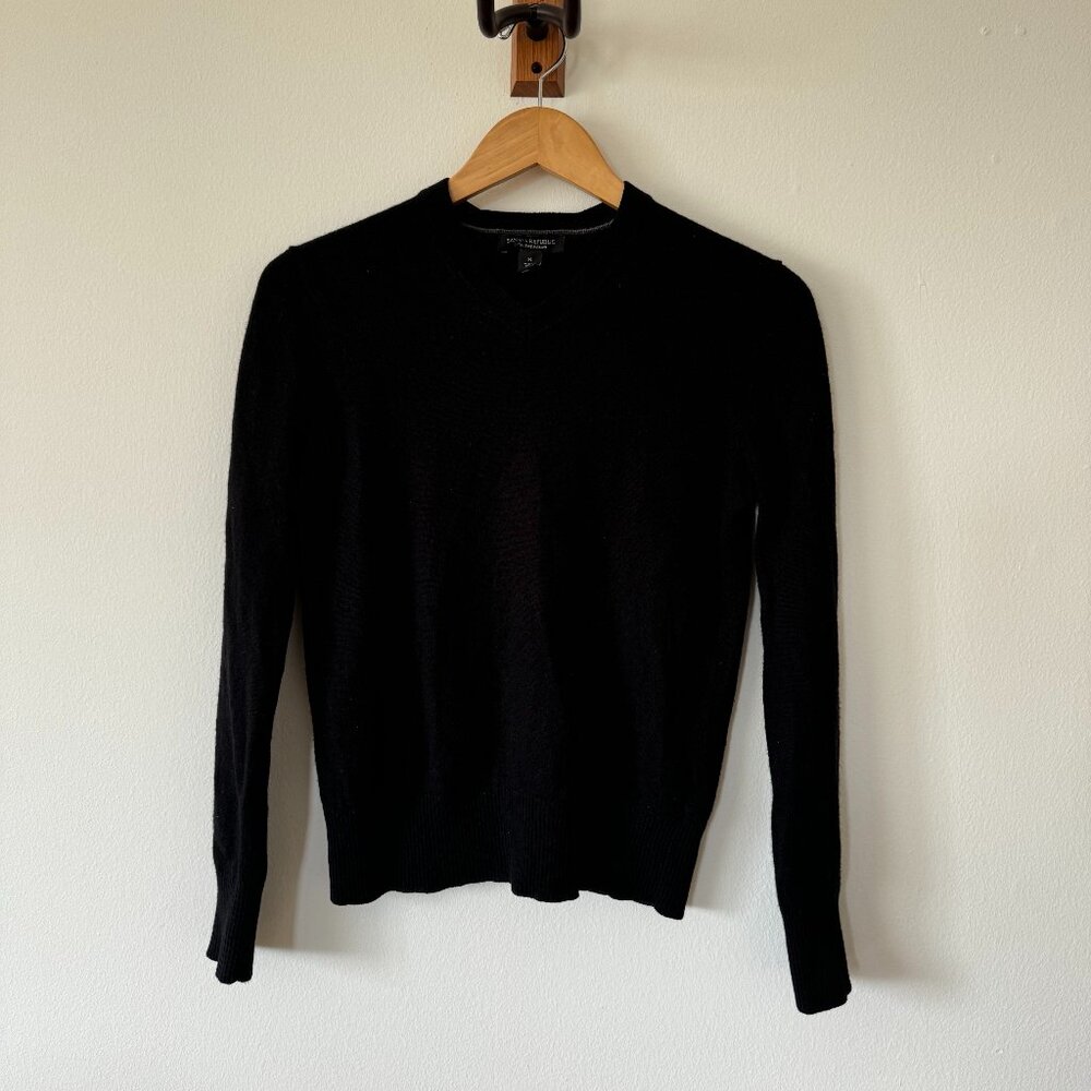 Banana Republic Merino Wool V Neck Sweater